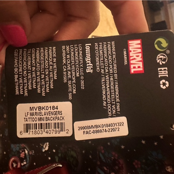 ⭐️NWT⭐️  Loungefly Marvel Avengers Tattoo Womens Double Strap Shoulder Bag Purse - Picture 5 of 6